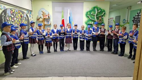 В память о погибших в ДТП зажгли свечи...