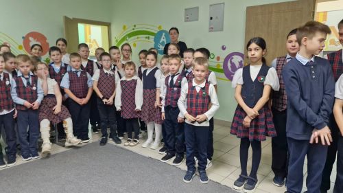 В память о погибших в ДТП зажгли свечи...