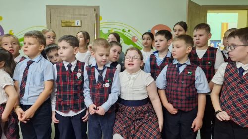 В память о погибших в ДТП зажгли свечи...