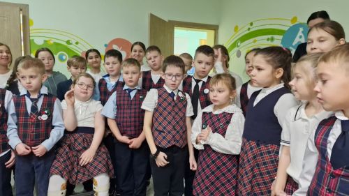 В память о погибших в ДТП зажгли свечи...