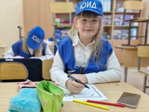 Через творчество – к безопасности на дороге