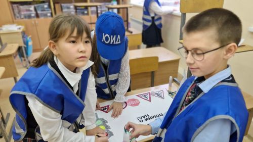 Через творчество – к безопасности на дороге