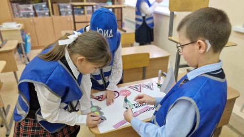Через творчество – к безопасности на дороге