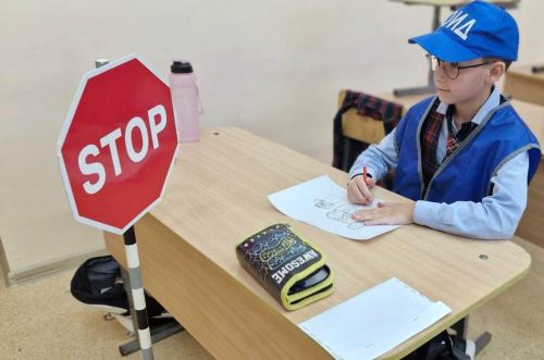 Через творчество – к безопасности на дороге