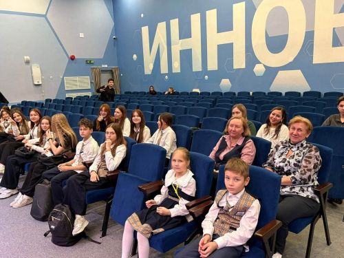 «Иске дус» спектакле Лаеш районы лицейчыларын мошенниклык турында кисәтте
