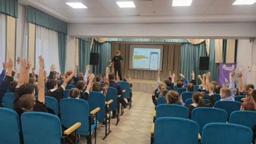 Лаеш укучылары программист булып эшләү перспективалары турында белделәр