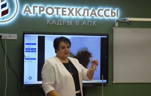 Марат Зяббаров за партой нового агрокласса