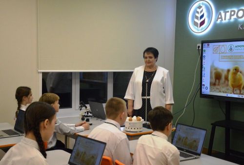 Марат Зяббаров за партой нового агрокласса