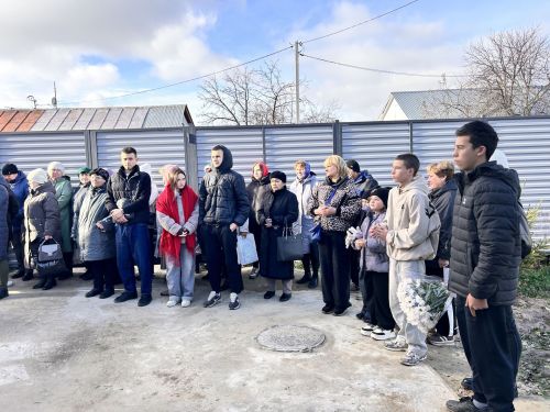 Мемориал открыт: Память о герое СВО Александре Ключникове увековечена
