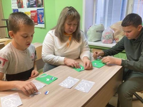 Халыклар бердәмлеге көнендә Лаеш районы яшүсмерләре МХО катнашучылары өчен бүләкләр әзерләделәр