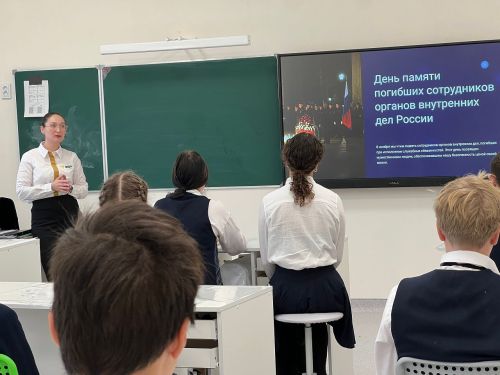Цветочную композицию в Лаишевском районе посвятили погибшим полицейским