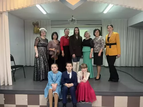 Танец, который объединяет эпохи: в Столбище прошёл пушкинский бал
