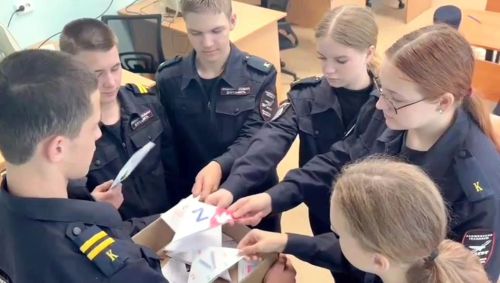 Студенты ЛТЭТ написали письма участникам СВО