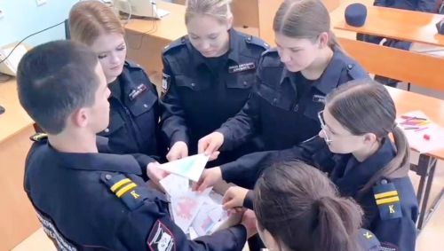 Студенты ЛТЭТ написали письма участникам СВО