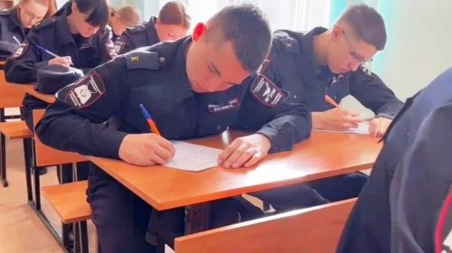 Студенты ЛТЭТ написали письма участникам СВО