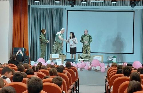 Лицеисты Лаишевского района встретились с народной гуманитарной группой «Обозник»