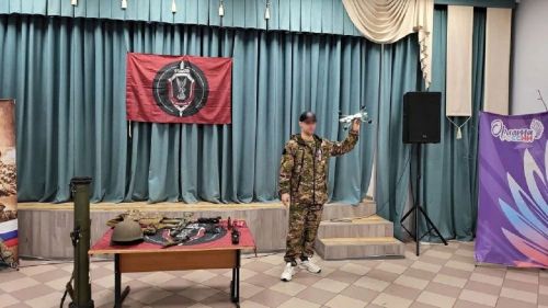 Волонтеры и участники СВО провели для лаишевских школьников «Урок мужества»