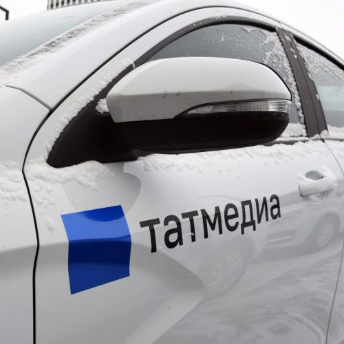 Рустам Минниханов вручил ключи от автомобилей районным СМИ Татарстана