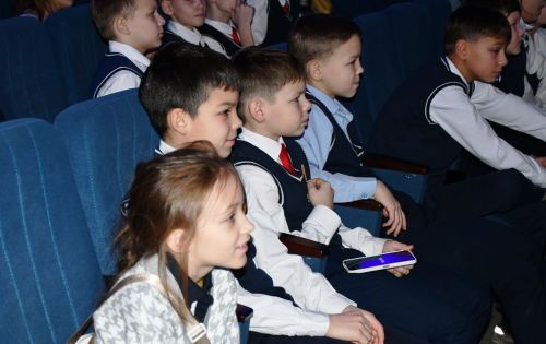 Первая районная ёлка в Лаишево: яркий праздник для детей