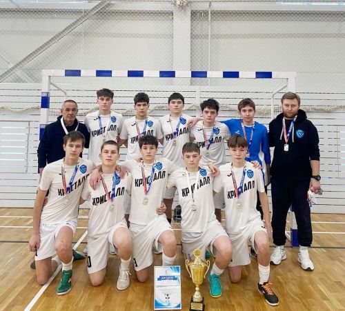 «Кристалл» блеснул в финале