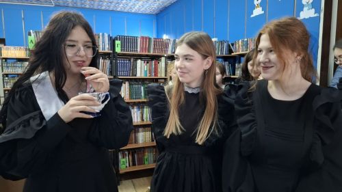Библио-квест «Алиса в стране новогодних чудес, или Новый год наоборот»