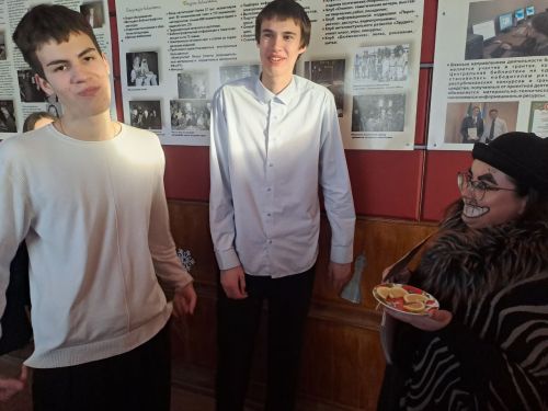 Библио-квест «Алиса в стране новогодних чудес, или Новый год наоборот»