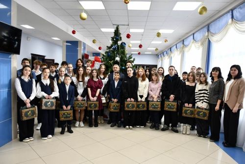 Талантлы укучылар өчен яңа ел чыршысы: якты хисләр һәм бүләкләр