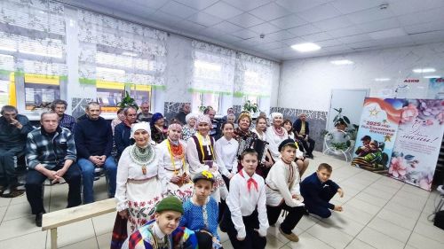 Лаешлылар Алексеевскиның өлкәннәр интернат-йортында концерт бирделәр