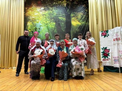 Пәрәү мәдәният йортында «Чишмәле гомер » спектаклен күрсәттеләр