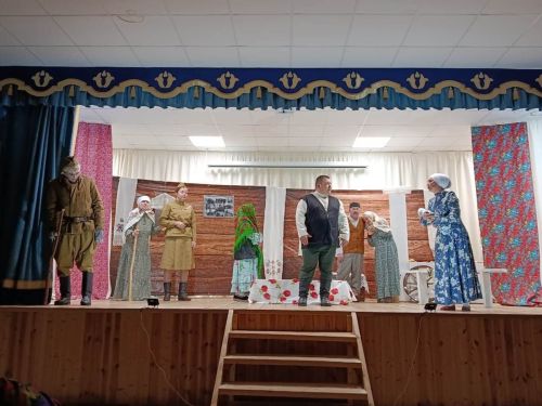 Имәнкискәдә «Яра» эмоциональ спектакле көлү дә, күз яшьләре дә уятты