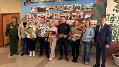 Вручение орденов Мужества семьям героев СВО в Лаишевском районе