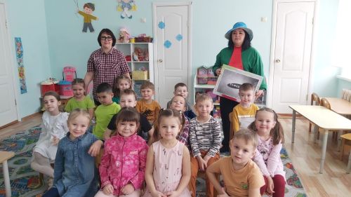 Приключения в библиотеке: Как Незнайка научился безопасному серфингу в Сети