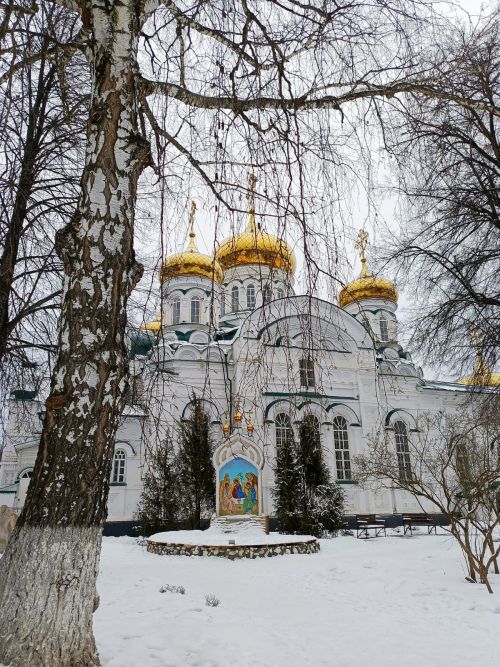 Золотые купола Раифского монастыря: красота и умиротворение