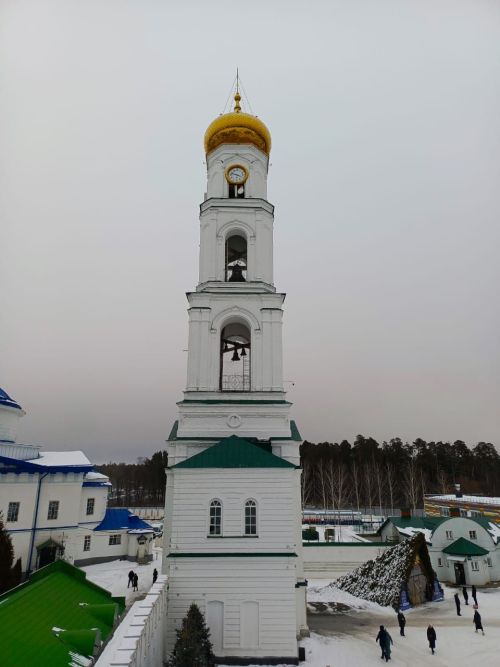 Золотые купола Раифского монастыря: красота и умиротворение