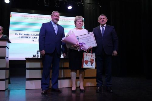 Кичә район мәдәният йортында район башлыгы район үзәгендә яшәүчеләр белән очрашты.