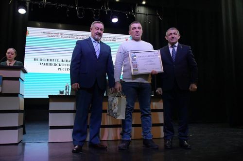 Кичә район мәдәният йортында район башлыгы район үзәгендә яшәүчеләр белән очрашты.