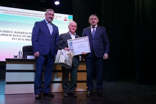 Кичә район мәдәният йортында район башлыгы район үзәгендә яшәүчеләр белән очрашты.