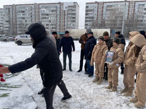 Юнармейцы Лаишевского района возложили цветы к мемориалу героям-танкистам