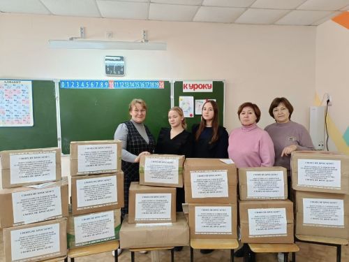 Лаишевские школьники сделали открытки участникам СВО ко Дню защитника Отечества