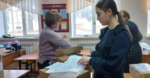 Лаишевские школьники сделали открытки участникам СВО ко Дню защитника Отечества