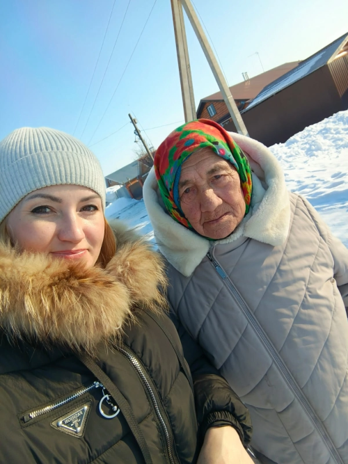 В Лаишевском  районе социальные работники Комплексного центра «Золотая осень» регулярно организуют прогулки на свежем воздухе для получателей социальных услуг