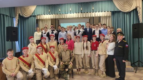 Участник СВО открыл Год защитника Отечества в Лаишевской школе № 2
