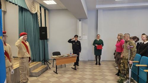 Участник СВО открыл Год защитника Отечества в Лаишевской школе № 2