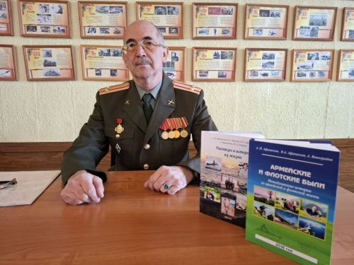 Лаишевские студенты встретились с офицером – автором книг и песен