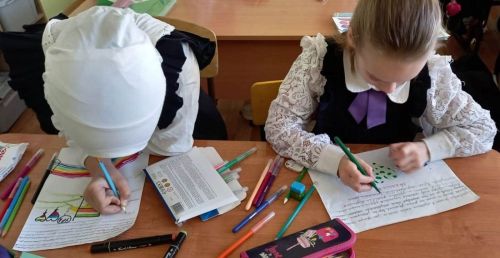Лаеш районы укучылары окоп шәмнәре ясарга өйрәнәләр