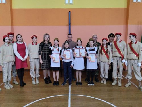 Смотр строя и песни посвятили Дню защитника Отечества