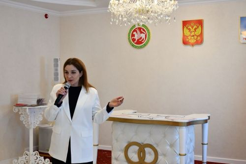 В Лаишевском отделе ЗАГС вручали паспорта