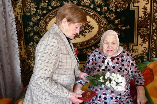Почетным жителям Лаишева вручили юбилейные медали