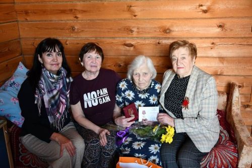 Лаешның мактаулы кешеләренә медальләр тапшырылды