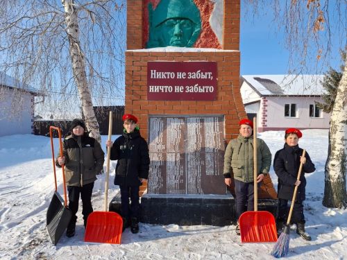 Юнармейцы Лаишевского района провели акцию «Обелиск»